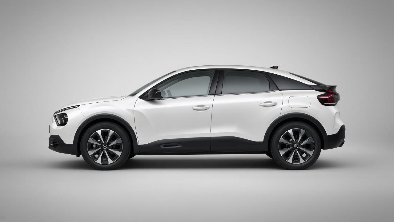 Citroën e-C4 — Left side